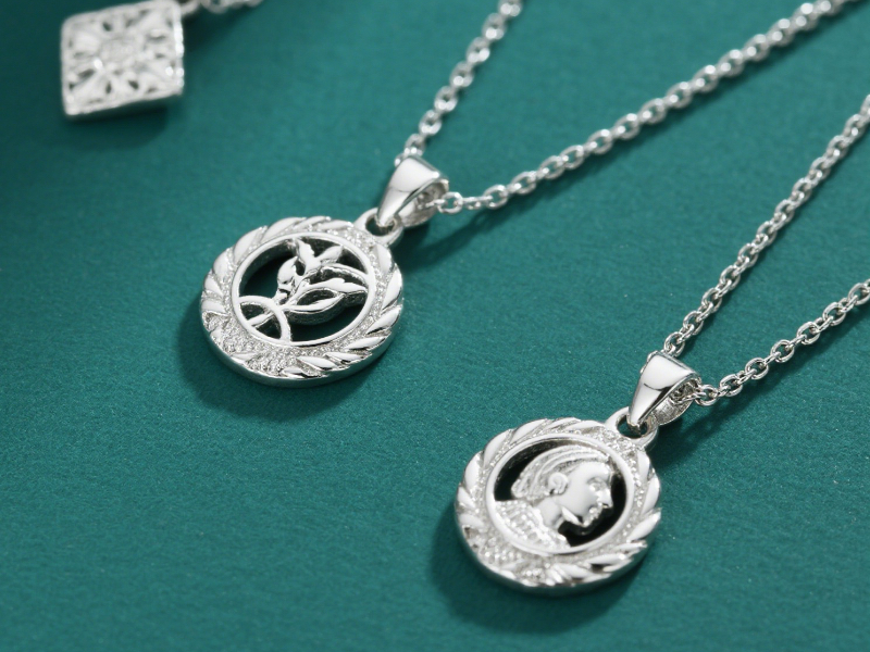silver-necklaces-pendants_banner3